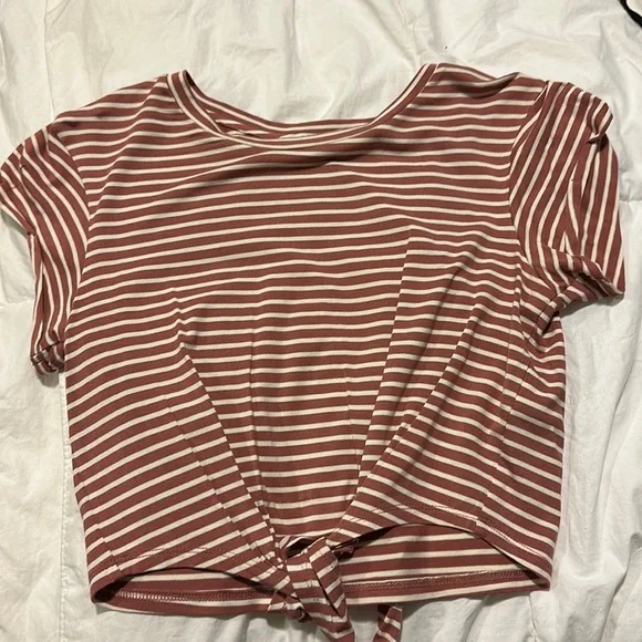Lovers+ and friends stripped cropped tie top size XS - Picture 2 of 7